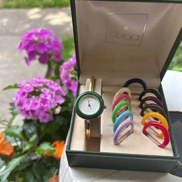 GUCCI So popular vintage RARE bracelet watch 💕💜💕 - Picture 4 of 5